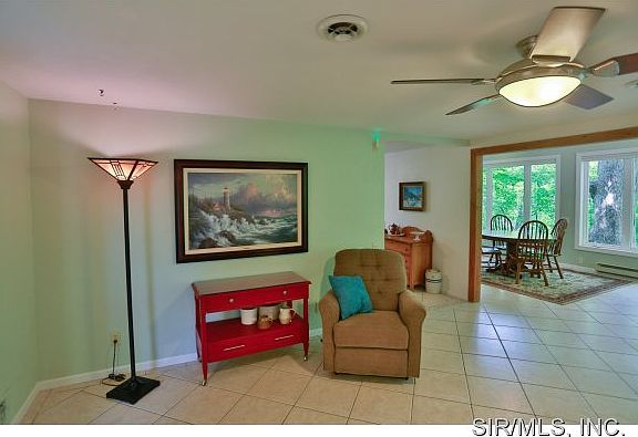 3rd image of 515 Dogwood Ln