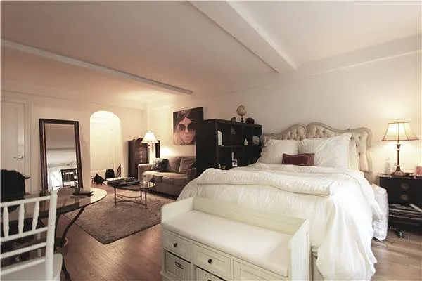 Rented by Akam Sales and Brokerage | media 1