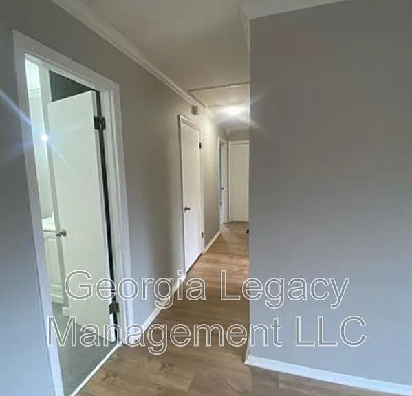 53 Banks Dr #1 — Photo 7