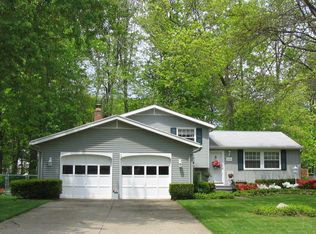216 Oakhurst Dr, Munroe Falls, OH 44262