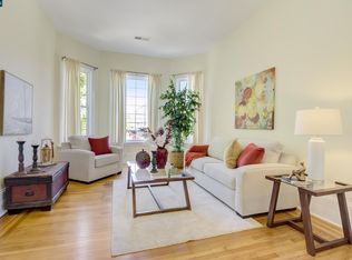 1522 Harmon St, Berkeley, CA 94703