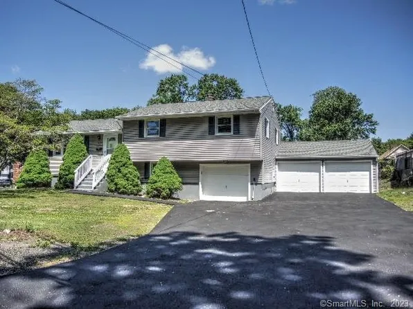 427 Pearl Lake Road, Waterbury, CT 06706
