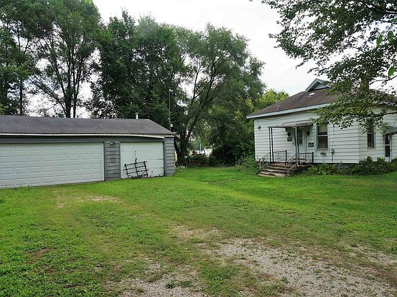 5th image of 3229 Williams Ave