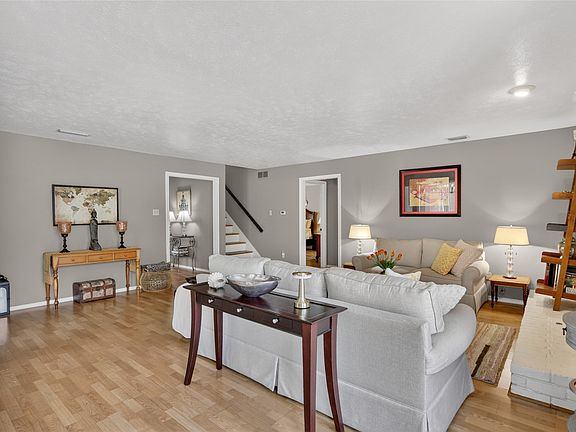 5th image of 8261 Club Meadows Dr