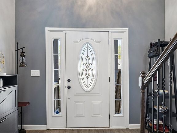 5th image of 380 Barry Dr