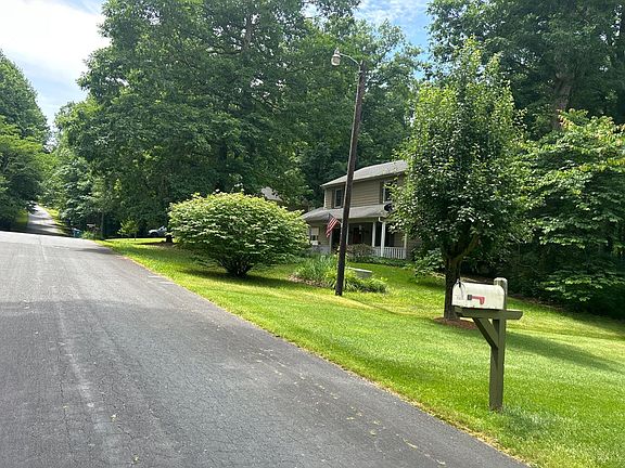 4th image of 3009 Village Ct