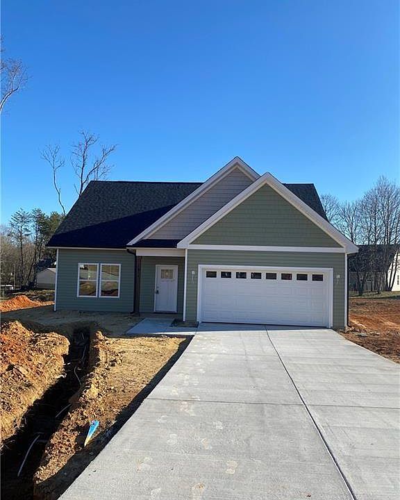 1st image of 1016 Fairfield Dr