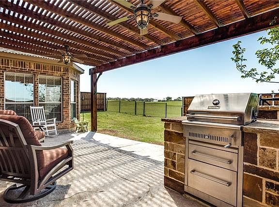 2nd image of 309 Equine Ln