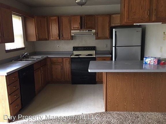 3rd image of 1686 Delta Dr