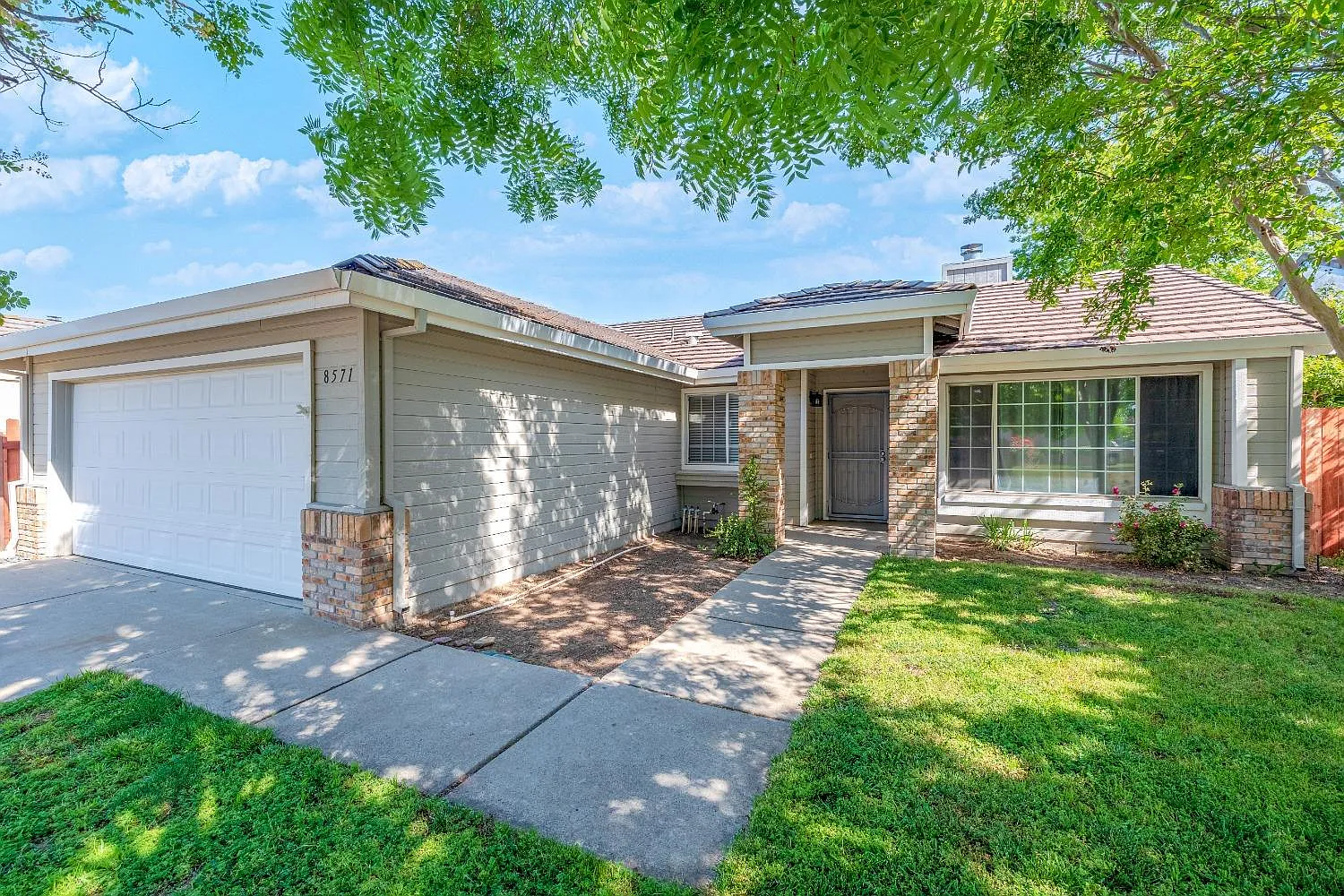 8571 New Island Way photo 1
