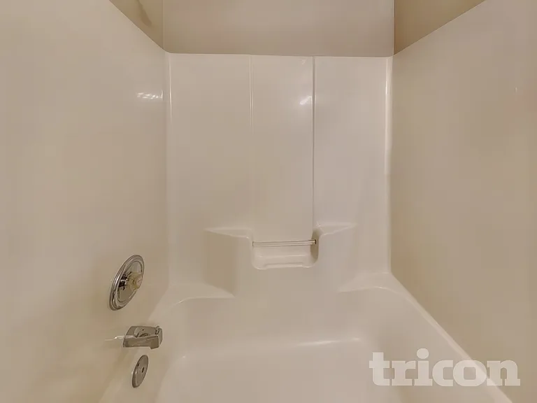 4932 Aldersbrook Dr — Photo 14