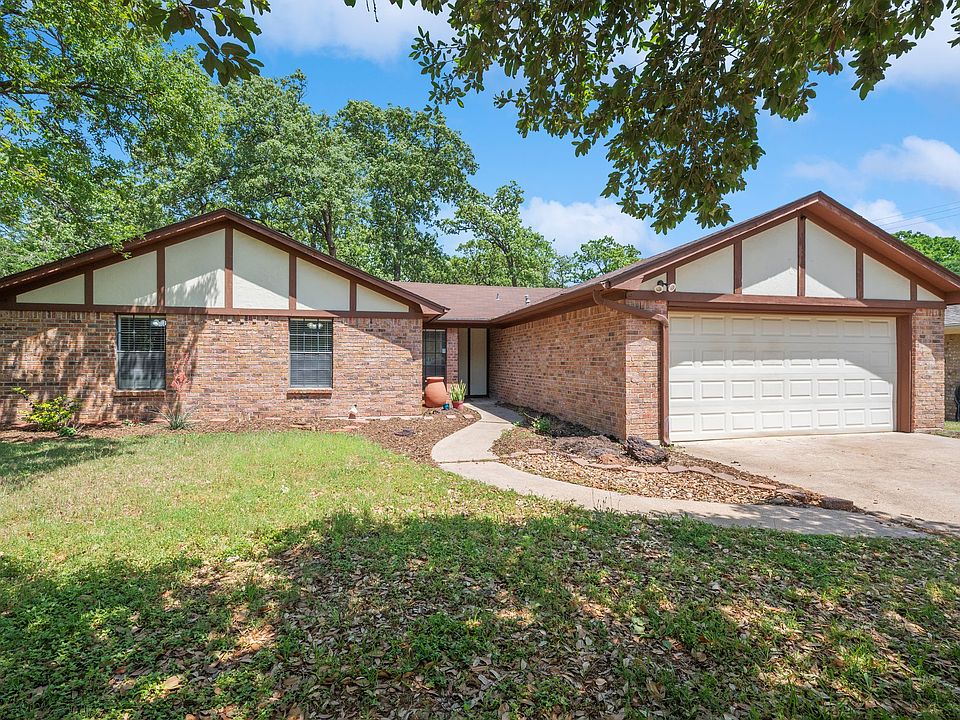 1st image of 2919 Forestwood Dr