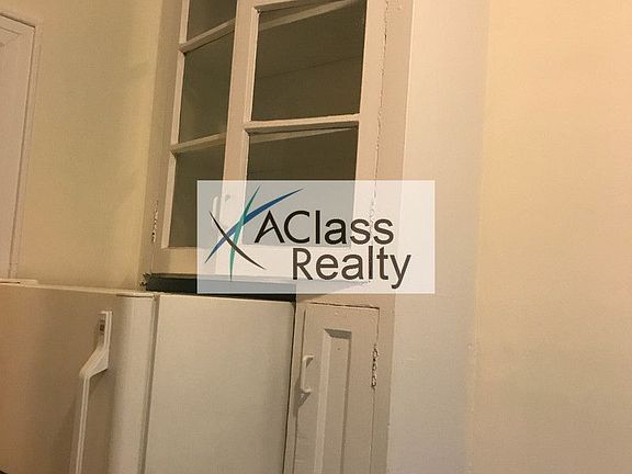 3rd image of 3206 35th Ave APT D1