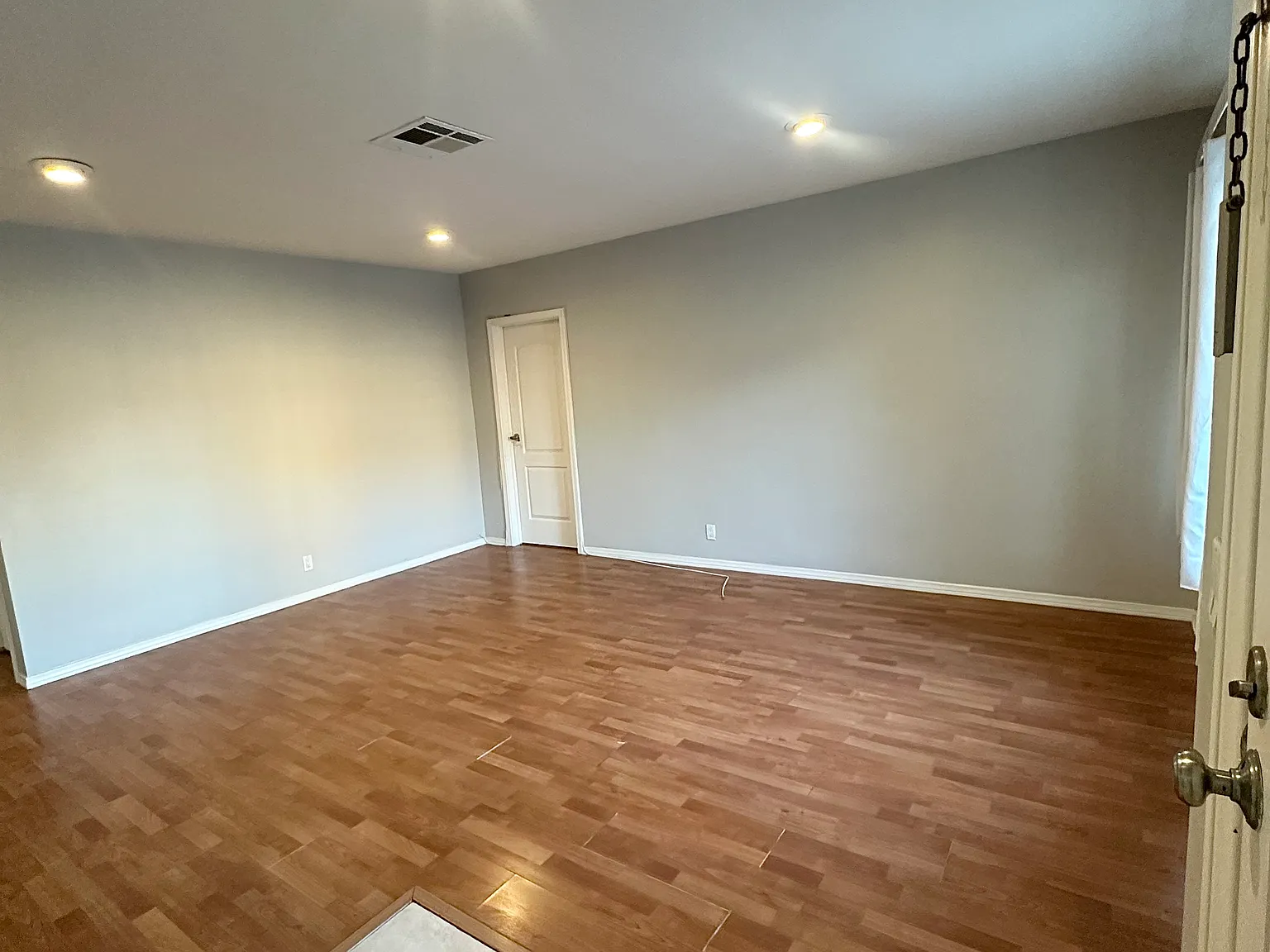 4 bed, 1700 sqft, $3,800 — Photo 2