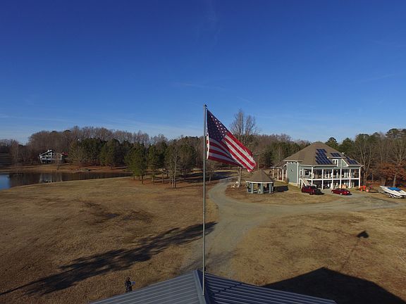 4th image of 900 Kelly Dr