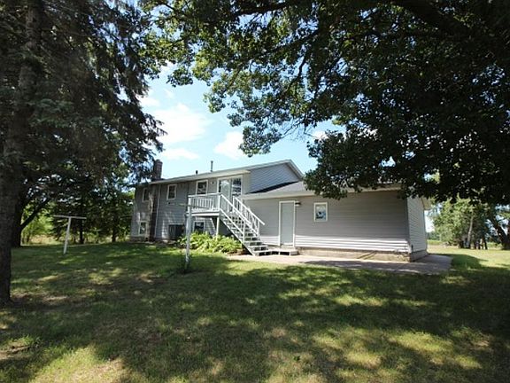 3rd image of 41175 Evergreen Ave