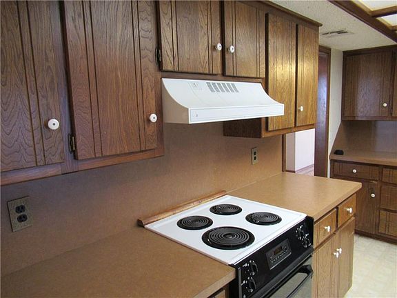 2nd image of 4211 Koerner Dr NE