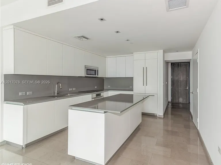 88 SW 7th St #2508 — Photo 7