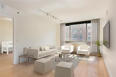 Sold by Avenue Real Estate