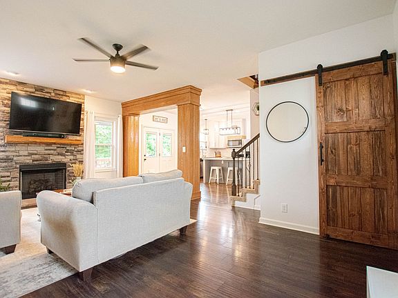 4th image of 1155 Belvoir Ln