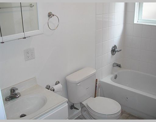 2nd image of 1307 S Keeler Ave