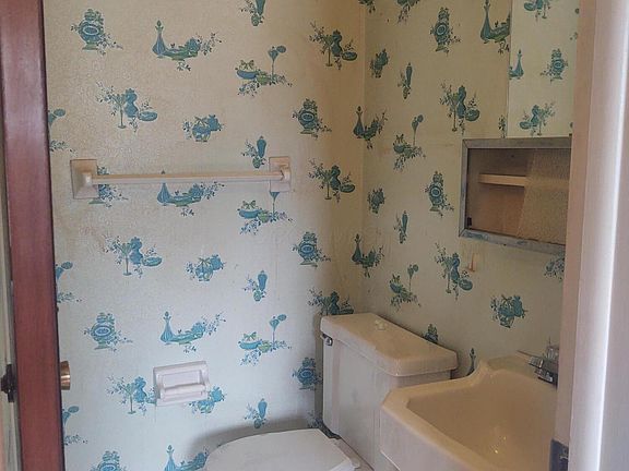 5th image of 2312 Hardesty Ct #H-2