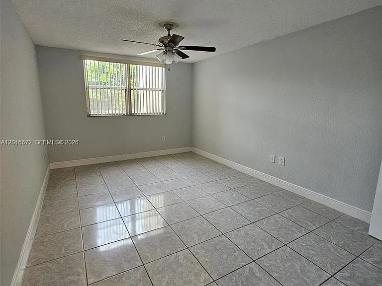 8245 Lake Dr #401 — Photo 7