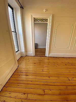 5th image of 523 Henry St APT 2