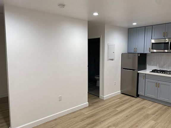 3rd image of 10624 Woodstead Ave
