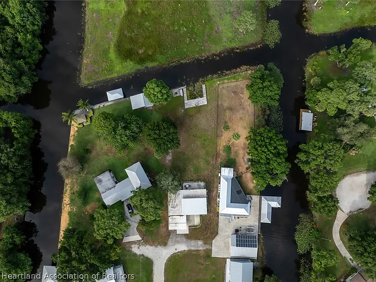 102 Squirrel Point — Photo 3