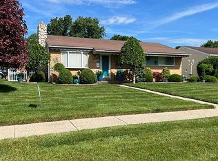39833 Valiant Dr, Sterling Heights, MI 48313