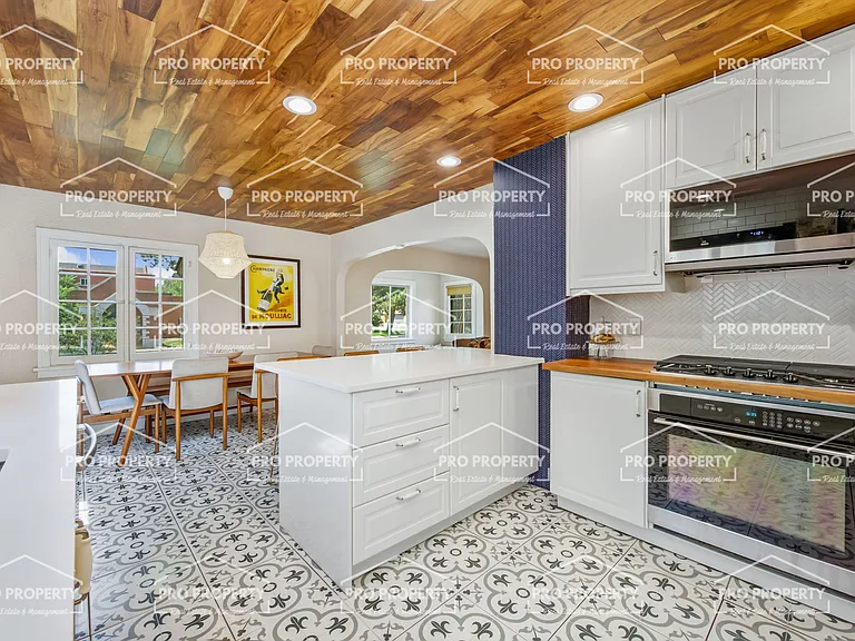 321 W 6th St — Photo 9