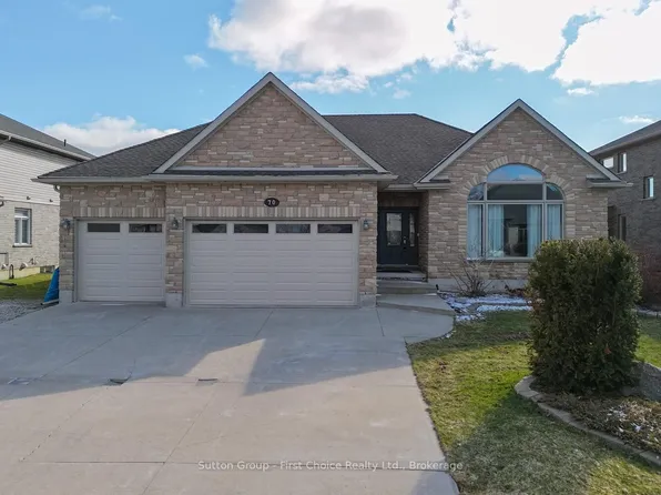 70 Kenton St, Mitchell, ON N0K 1N0