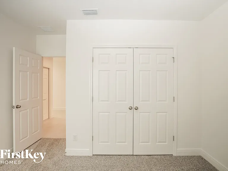 681 Blackstone St — Photo 10
