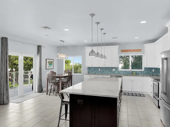 417 3rd St, Key Largo, FL 33037
