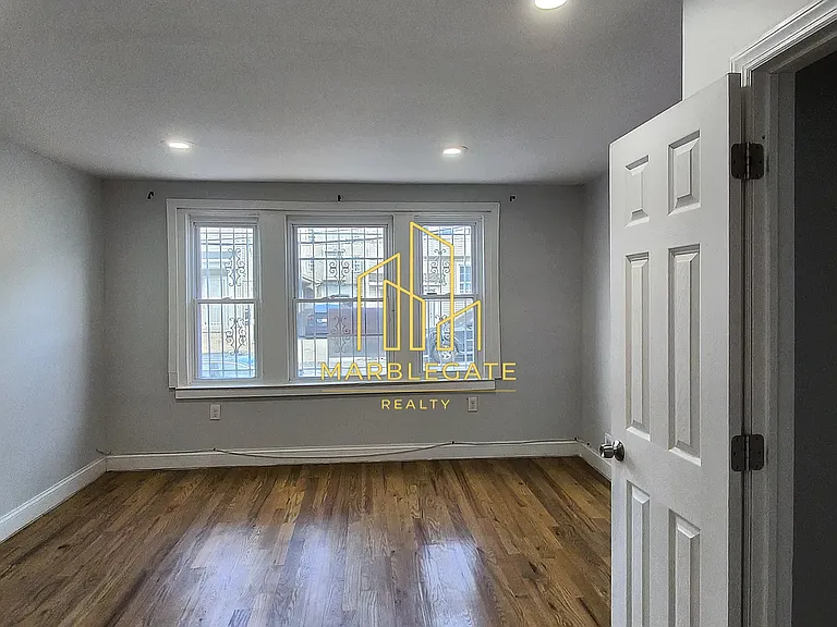 75 S 6th St #22 — Photo 10