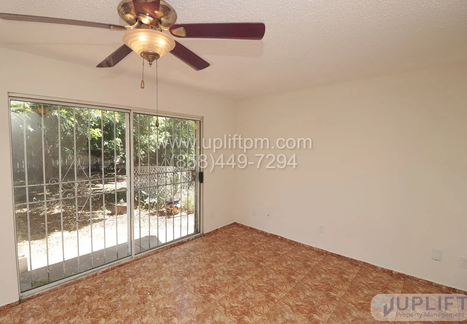 3 bed, 2.0 bath, 964 sqft, $3,295 — Photo 3