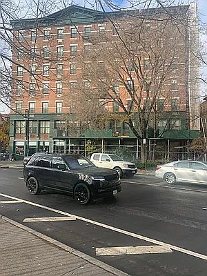 4th image of 99 Bank St APT 2E