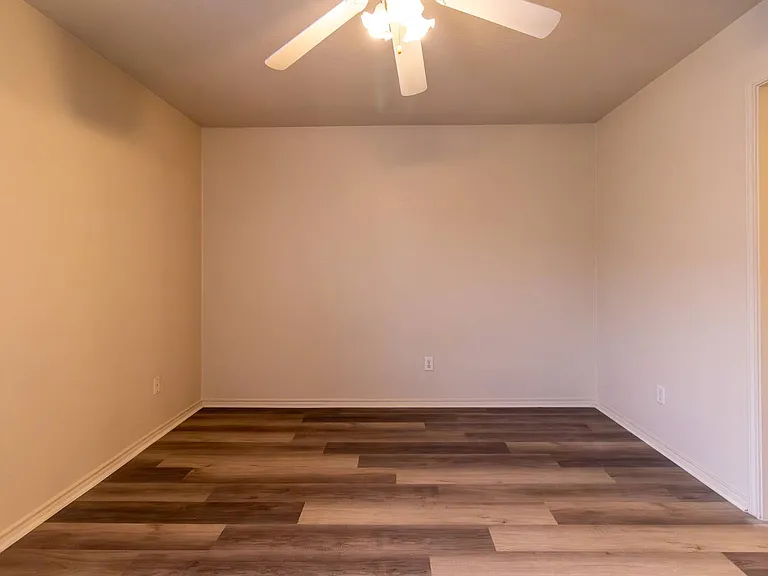 3409 Toledo Dr #D — Photo 11