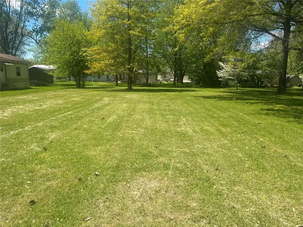 533 Alaska St, Staunton, IL 62088