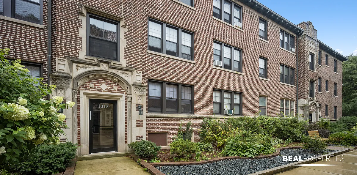 Building Photo - 1313-21 Oak Ave
