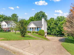 1044 Heatherwood Rd, Pleasant View, TN 37146
