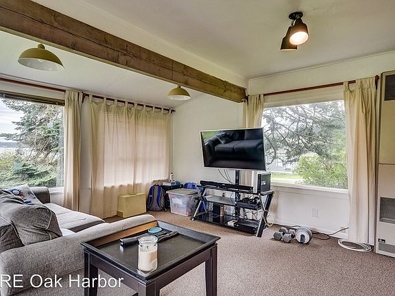 5th image of 2251 Madrona Way