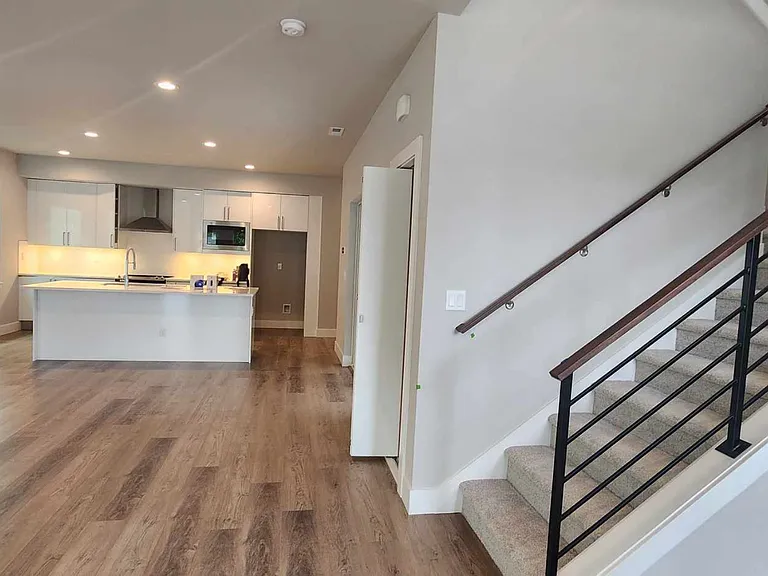 16235 SE Pleasant Valley Pkwy — Photo 7