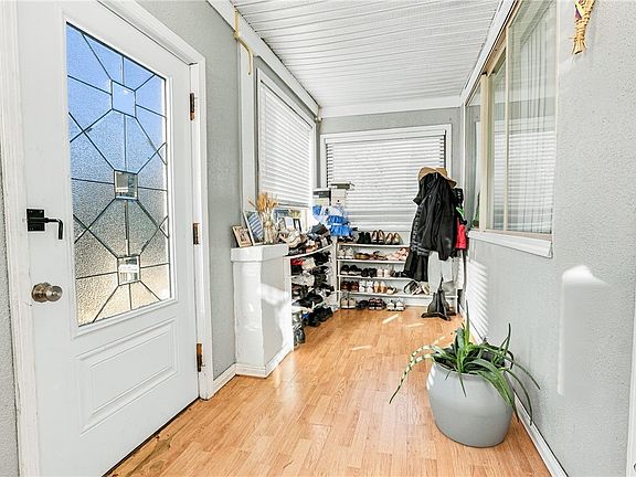 5th image of 1659 Miller St