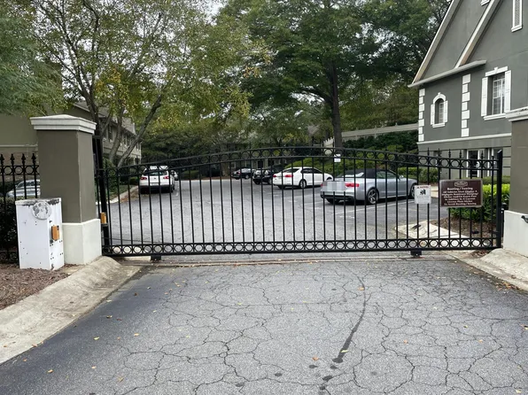 6900 Roswell Rd, Sandy Springs, GA 30328