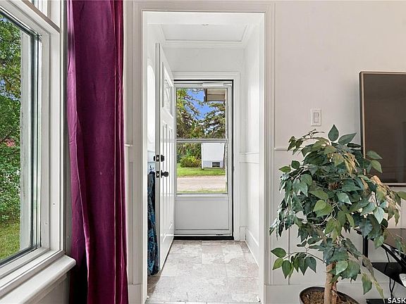 4th image of 402 TAYLOR STREET