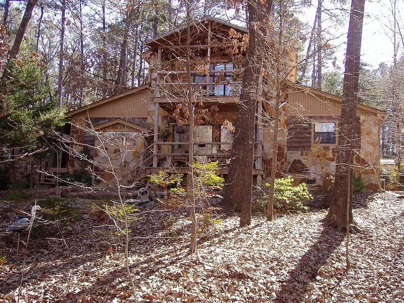 1st image of 10213 Lakeshore Dr