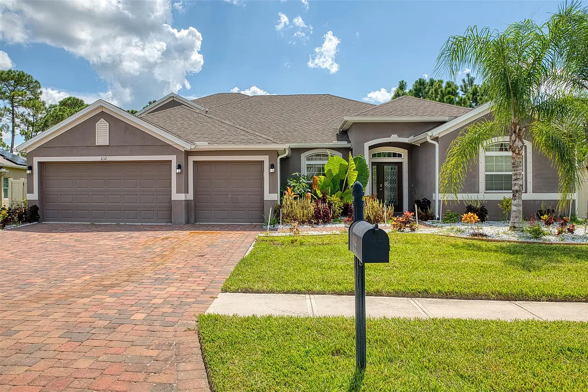 Building Photo - 632 Stonebriar Dr SE