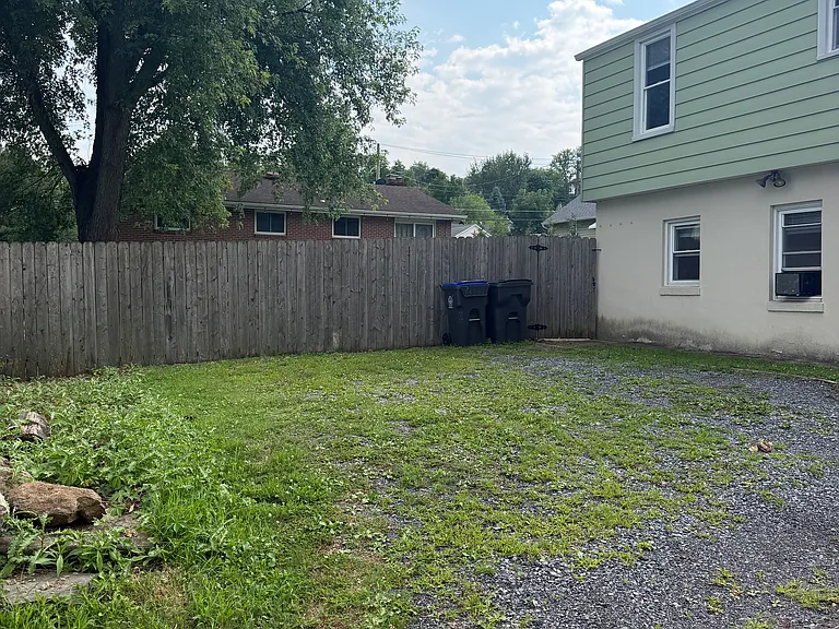 1611 Cardinal Dr #RH — Photo 2